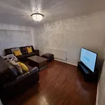 Spacious 3 Bed House - A Home Away From Home