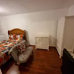 Spacious 3 Bed House - A Home Away From Home