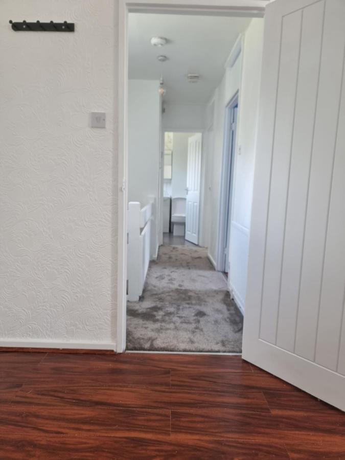 Casa de férias Spacious 3 Bed House - A Away From