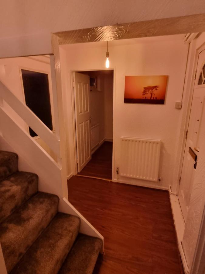 Spacious 3 Bed House - A Away From Holiday home