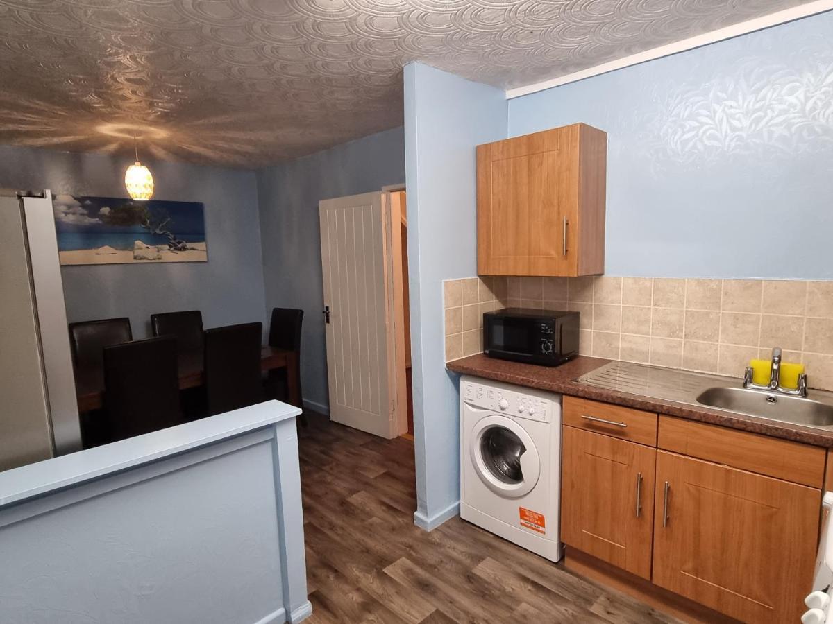 Spacious 3 Bed House - A Away From *